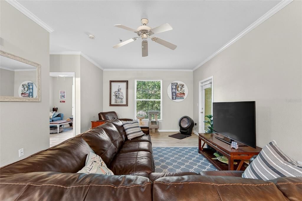 Active With Contract: $1,850 (2 beds, 2 baths, 1045 Square Feet)