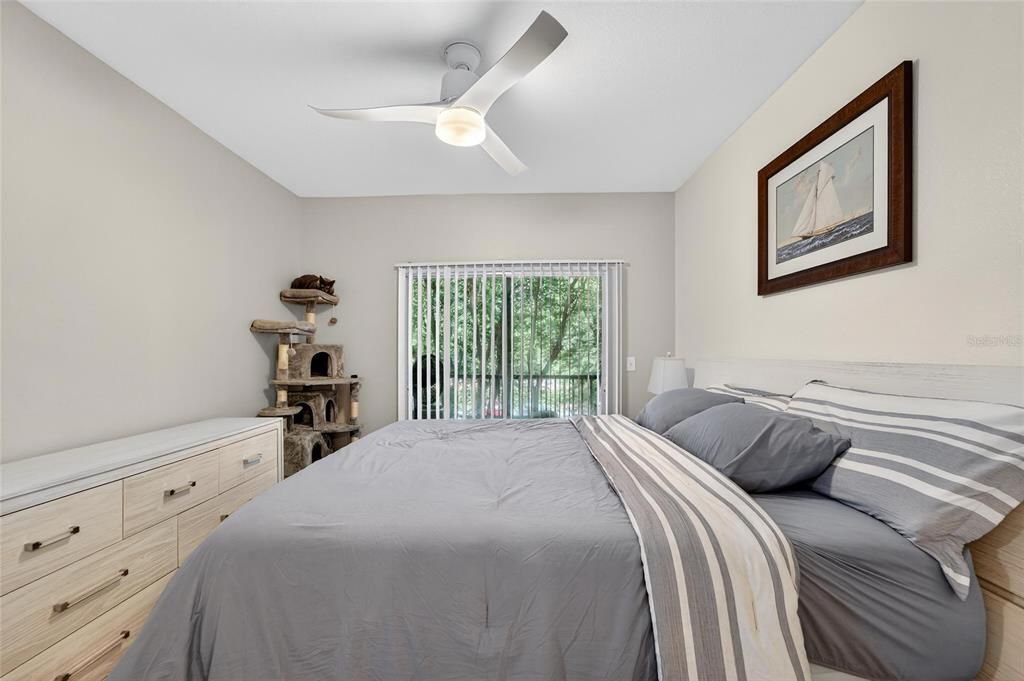 Active With Contract: $1,850 (2 beds, 2 baths, 1045 Square Feet)