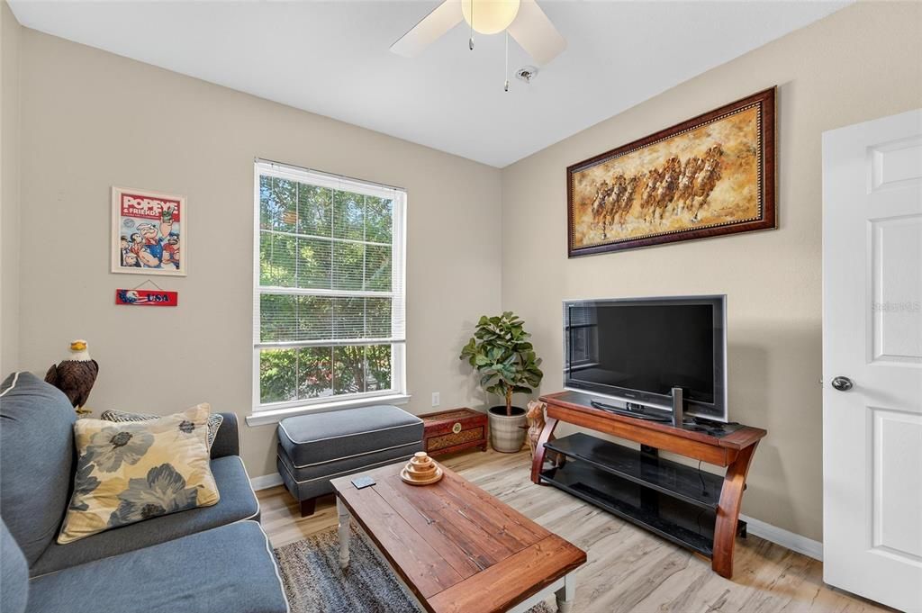 Active With Contract: $1,850 (2 beds, 2 baths, 1045 Square Feet)