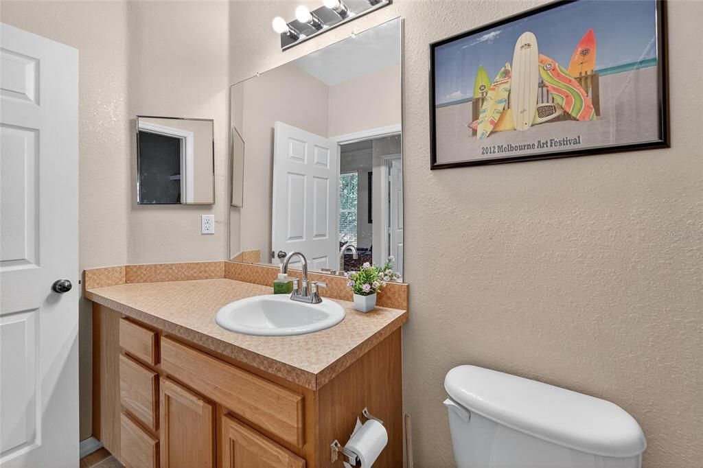 Active With Contract: $1,850 (2 beds, 2 baths, 1045 Square Feet)