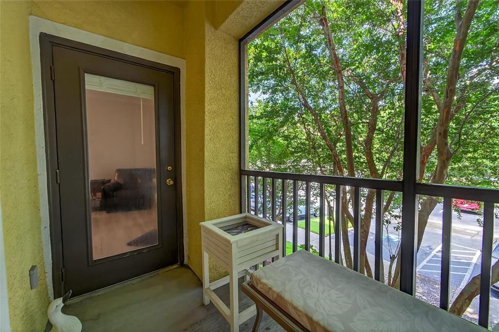 Active With Contract: $1,850 (2 beds, 2 baths, 1045 Square Feet)