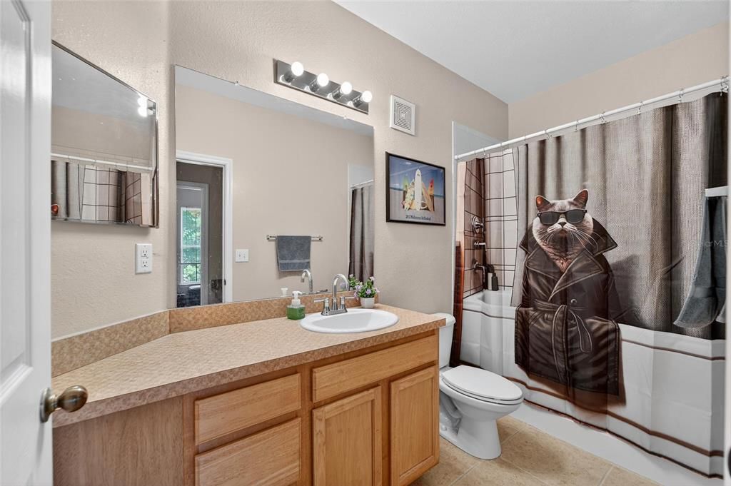 Active With Contract: $1,850 (2 beds, 2 baths, 1045 Square Feet)