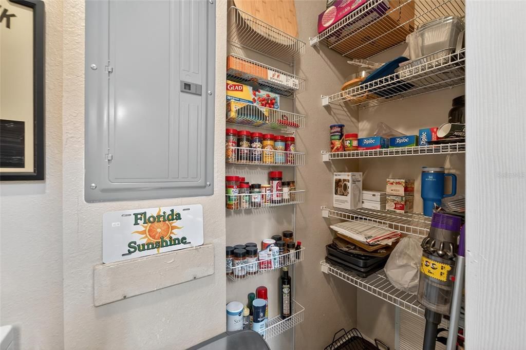 Active With Contract: $1,850 (2 beds, 2 baths, 1045 Square Feet)