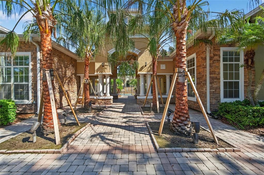 Active With Contract: $1,850 (2 beds, 2 baths, 1045 Square Feet)