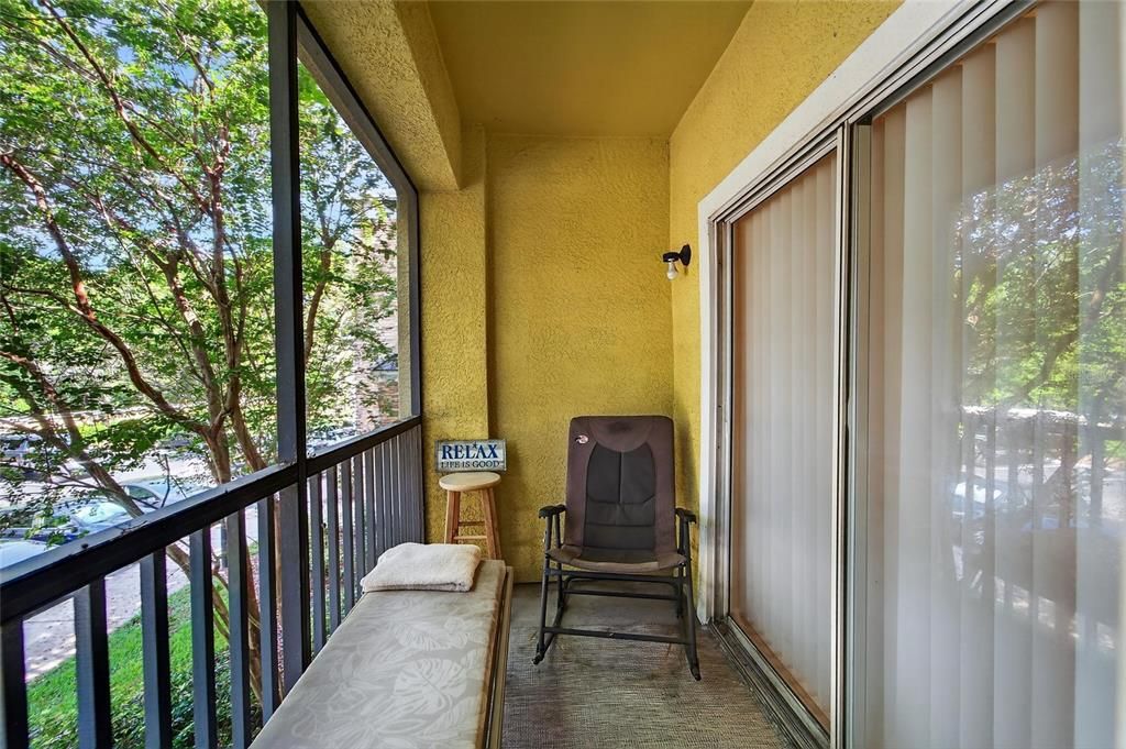 Active With Contract: $1,850 (2 beds, 2 baths, 1045 Square Feet)