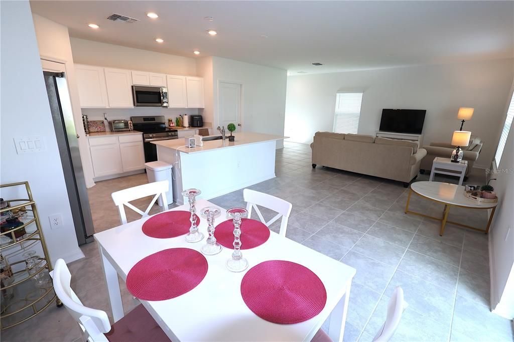 Active With Contract: $1,900 (4 beds, 2 baths, 1879 Square Feet)