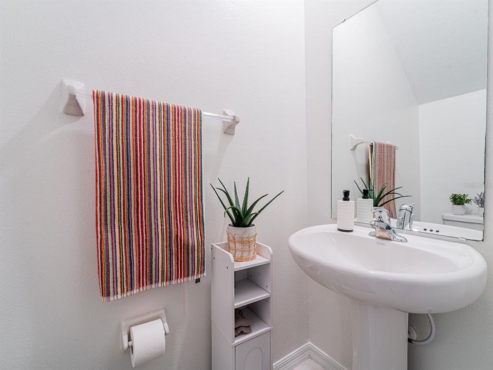 For Sale: $319,900 (3 beds, 2 baths, 1634 Square Feet)