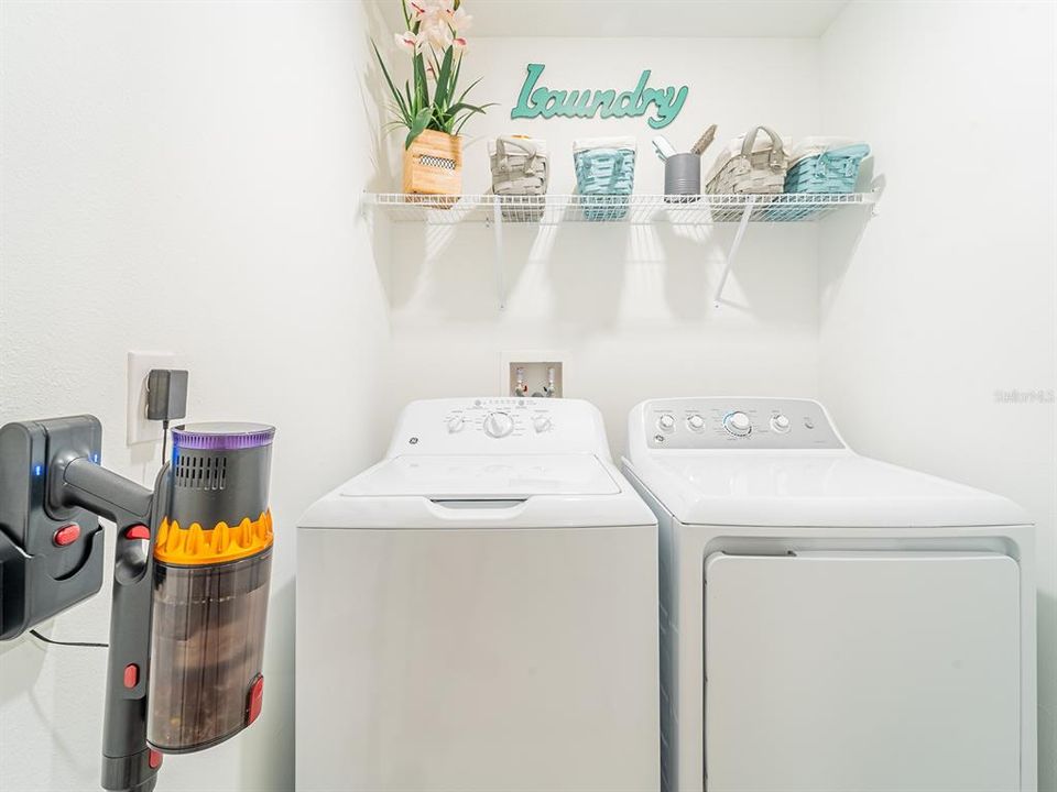 For Sale: $319,900 (3 beds, 2 baths, 1634 Square Feet)