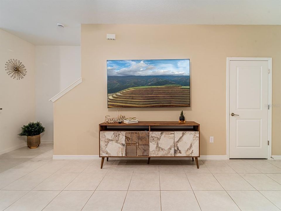 For Sale: $319,900 (3 beds, 2 baths, 1634 Square Feet)