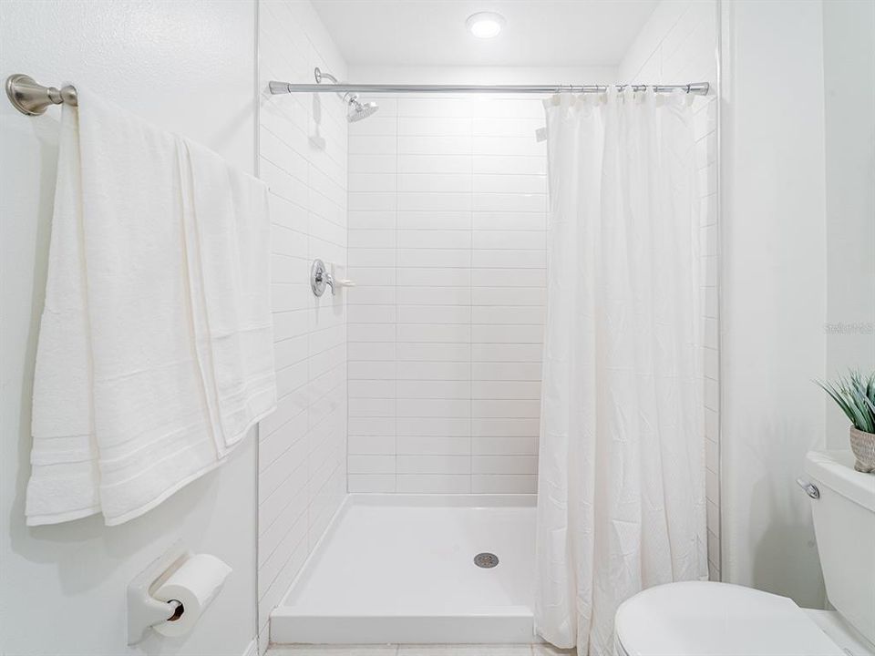 For Sale: $319,900 (3 beds, 2 baths, 1634 Square Feet)