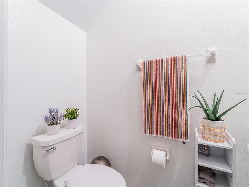 For Sale: $319,900 (3 beds, 2 baths, 1634 Square Feet)