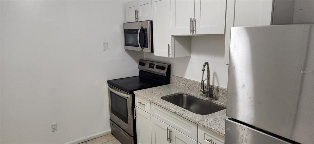 待售: $199,000 (4 贝兹, 0 浴室, 1363 平方英尺)