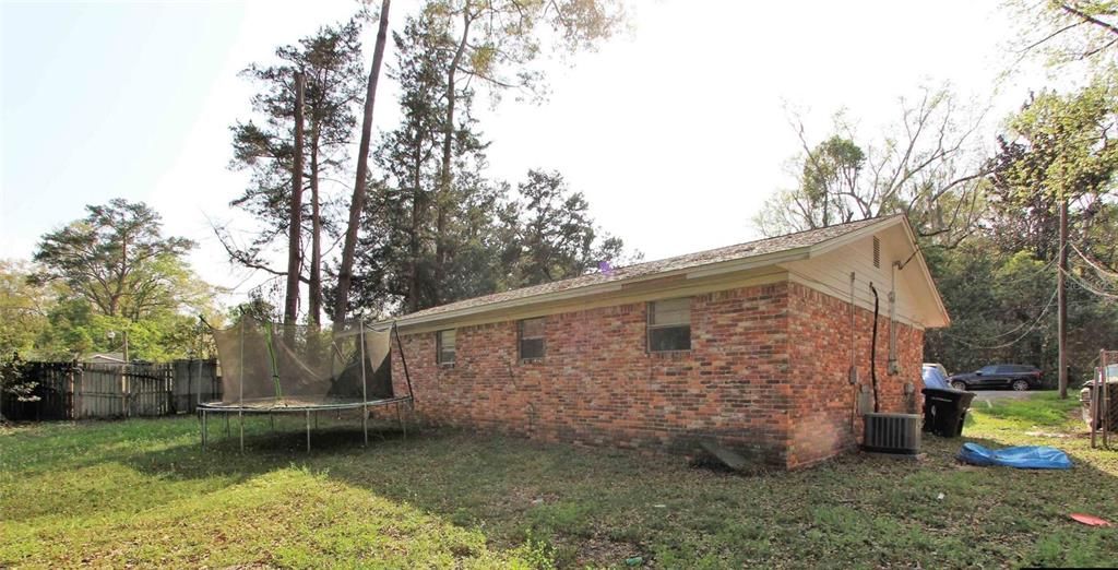 待售: $199,000 (4 贝兹, 0 浴室, 1363 平方英尺)