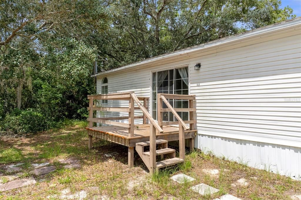 合同活跃: $245,000 (3 贝兹, 2 浴室, 1512 平方英尺)