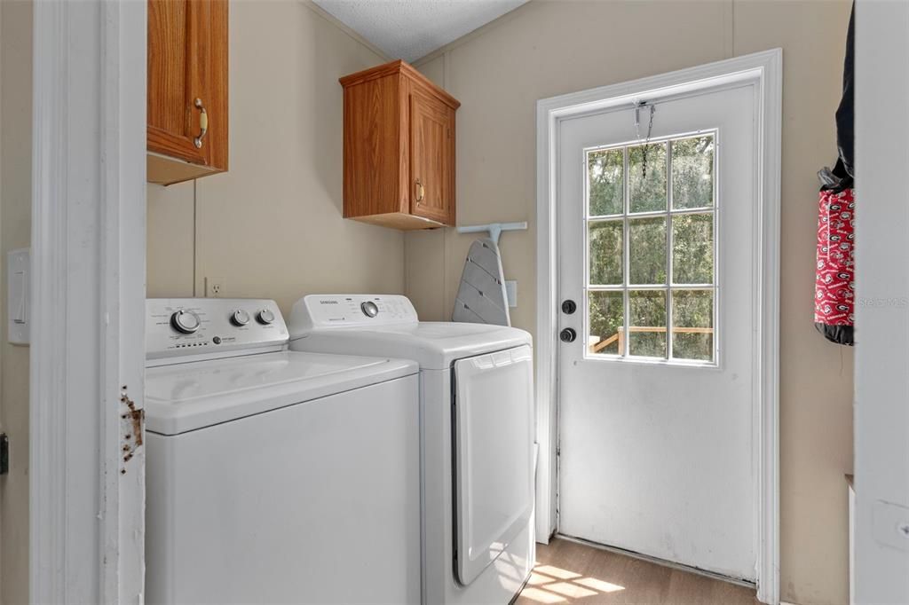 合同活跃: $245,000 (3 贝兹, 2 浴室, 1512 平方英尺)