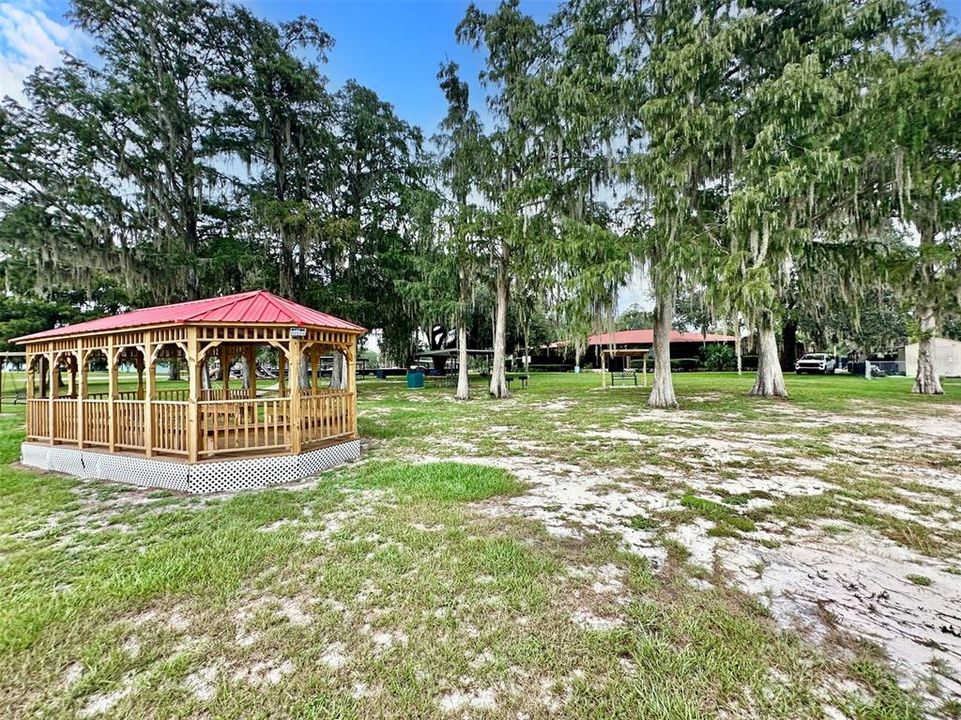 Activo con contrato: $224,900 (3 camas, 2 baños, 1325 Pies cuadrados)