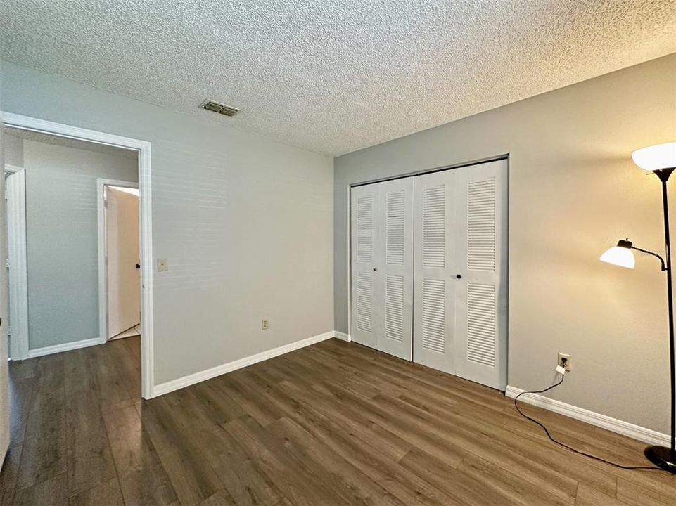 Activo con contrato: $224,900 (3 camas, 2 baños, 1325 Pies cuadrados)