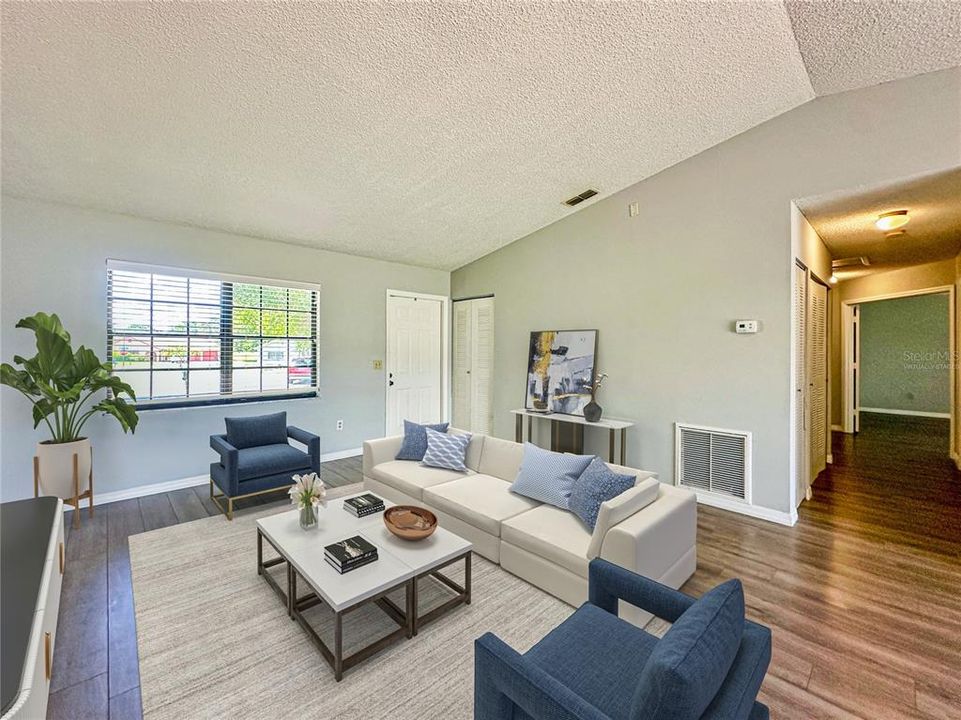 Activo con contrato: $224,900 (3 camas, 2 baños, 1325 Pies cuadrados)