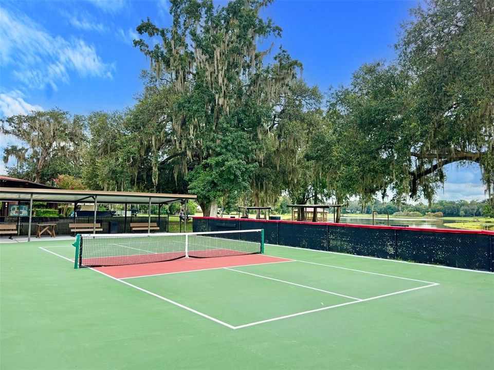 Activo con contrato: $224,900 (3 camas, 2 baños, 1325 Pies cuadrados)