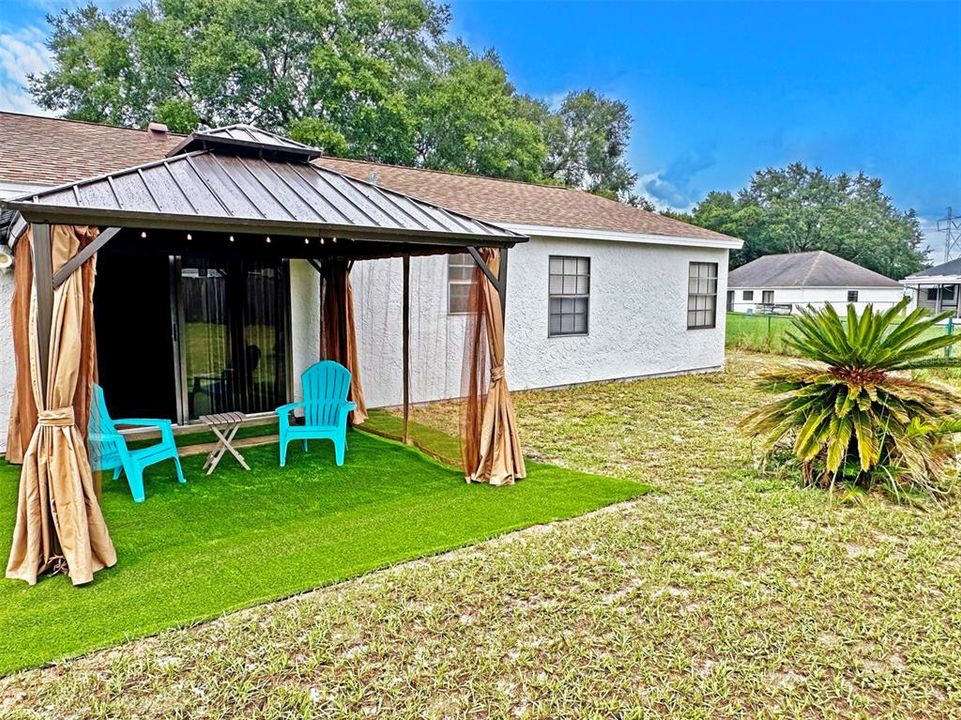 Activo con contrato: $224,900 (3 camas, 2 baños, 1325 Pies cuadrados)