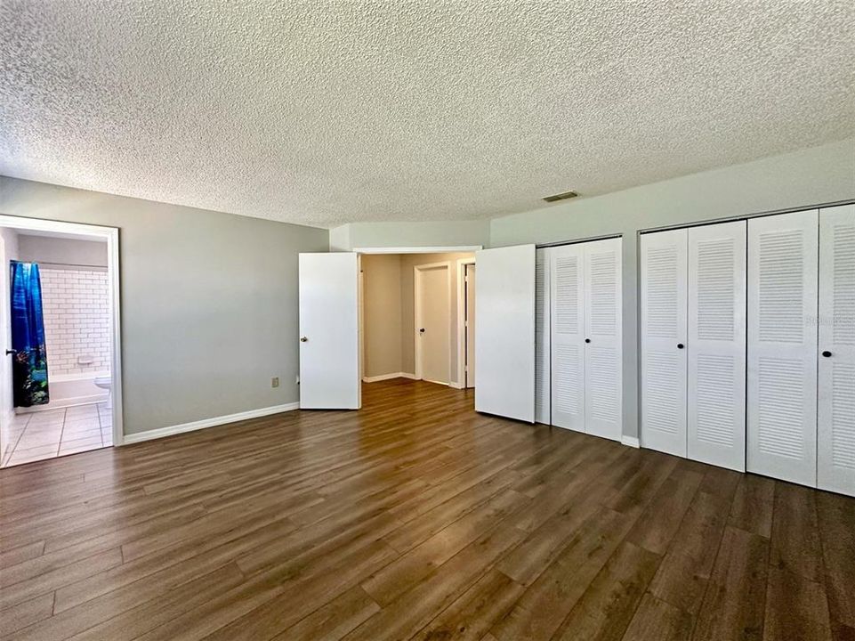 Activo con contrato: $224,900 (3 camas, 2 baños, 1325 Pies cuadrados)