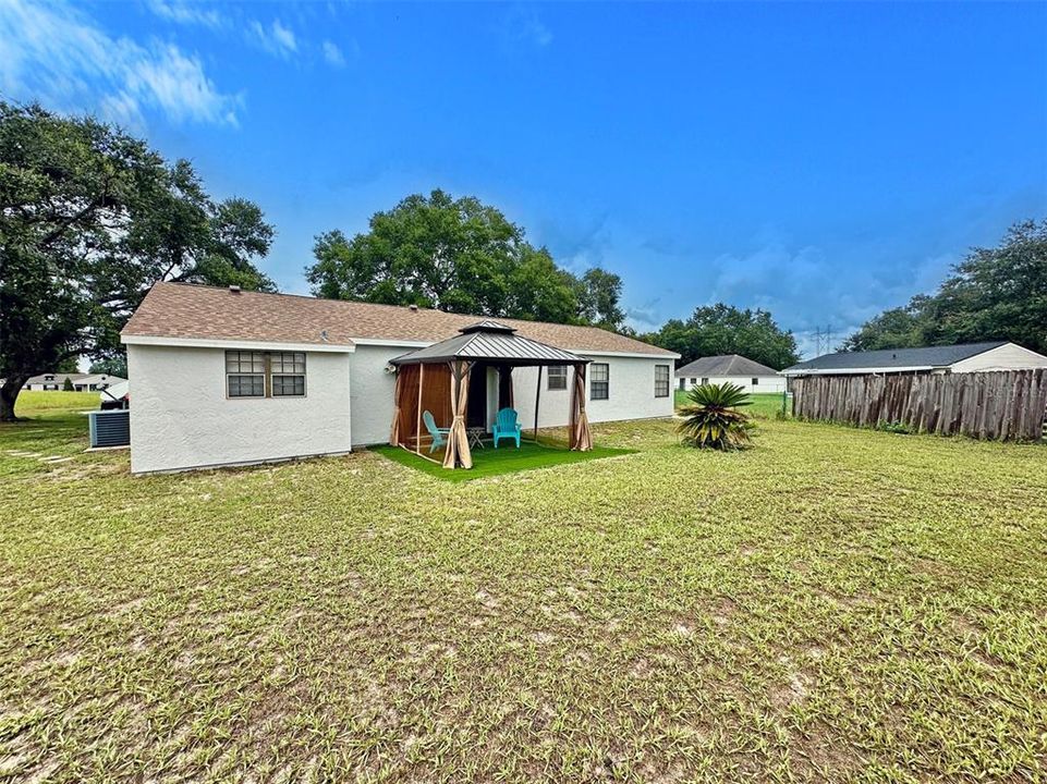 Activo con contrato: $224,900 (3 camas, 2 baños, 1325 Pies cuadrados)