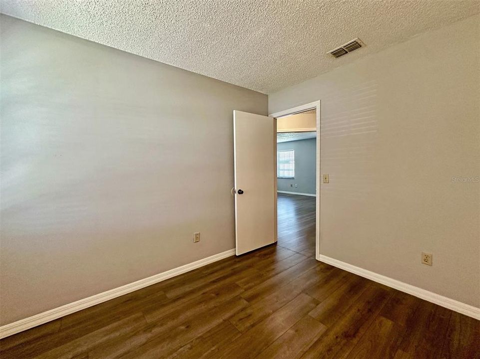 Activo con contrato: $224,900 (3 camas, 2 baños, 1325 Pies cuadrados)