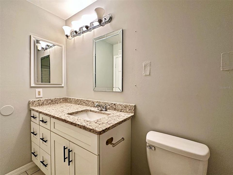 Activo con contrato: $224,900 (3 camas, 2 baños, 1325 Pies cuadrados)