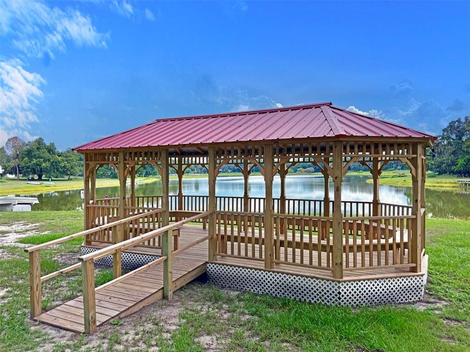 Activo con contrato: $224,900 (3 camas, 2 baños, 1325 Pies cuadrados)