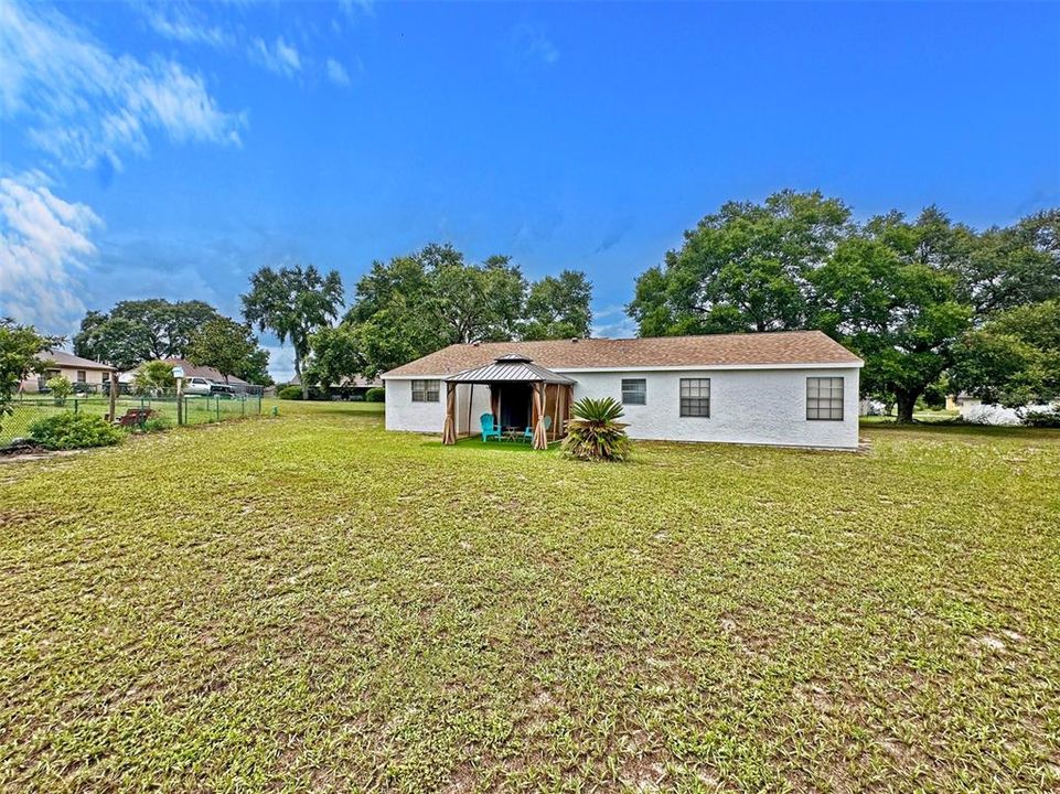 Activo con contrato: $224,900 (3 camas, 2 baños, 1325 Pies cuadrados)