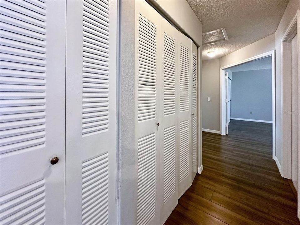 Activo con contrato: $224,900 (3 camas, 2 baños, 1325 Pies cuadrados)