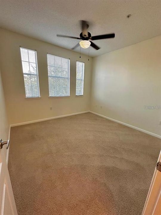 合同活跃: $1,850 (2 贝兹, 2 浴室, 1219 平方英尺)