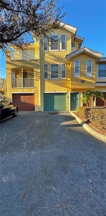 合同活跃: $1,850 (2 贝兹, 2 浴室, 1219 平方英尺)