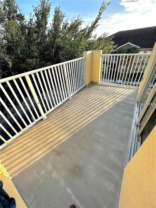 合同活跃: $1,850 (2 贝兹, 2 浴室, 1219 平方英尺)