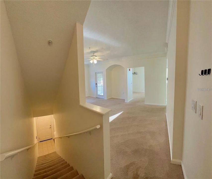 合同活跃: $1,850 (2 贝兹, 2 浴室, 1219 平方英尺)