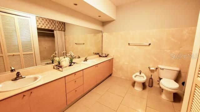 В аренду: $5,500 (4 спален, 3 ванн, 3550 Квадратных фут)