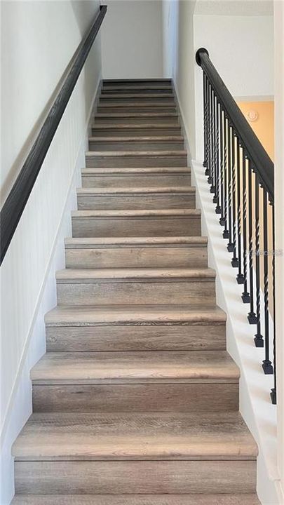 For Sale: $1,250,000 (5 beds, 4 baths, 2668 Square Feet)