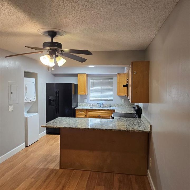 待售: $136,000 (2 贝兹, 2 浴室, 800 平方英尺)