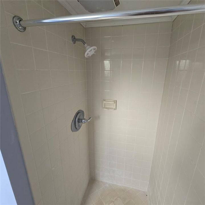 待售: $136,000 (2 贝兹, 2 浴室, 800 平方英尺)