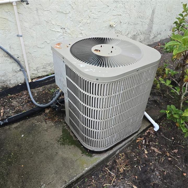 待售: $136,000 (2 贝兹, 2 浴室, 800 平方英尺)