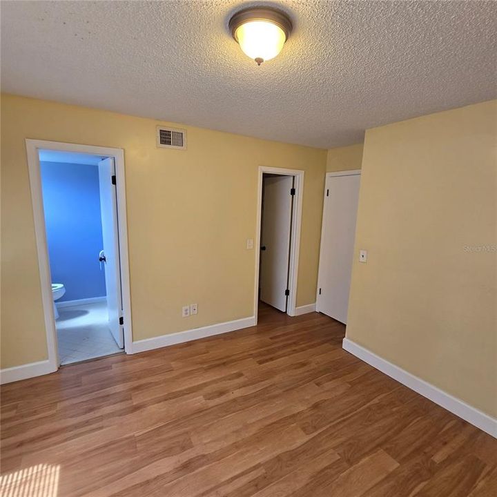 待售: $136,000 (2 贝兹, 2 浴室, 800 平方英尺)