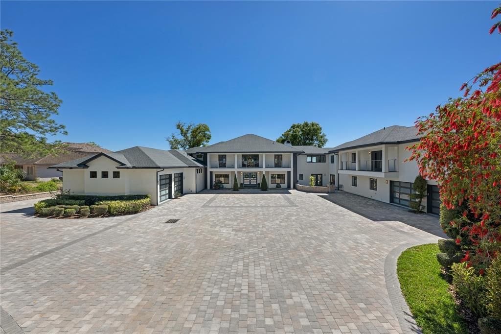 Recently Rented: $15,000 (6 beds, 6 baths, 8942 Square Feet)