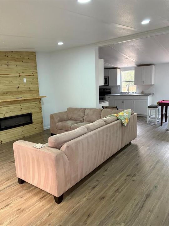 For Sale: $229,000 (3 beds, 2 baths, 1144 Square Feet)