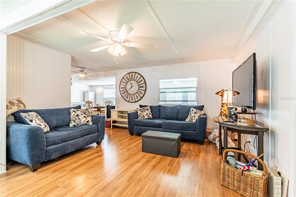 Active With Contract: $149,000 (2 beds, 2 baths, 1144 Square Feet)