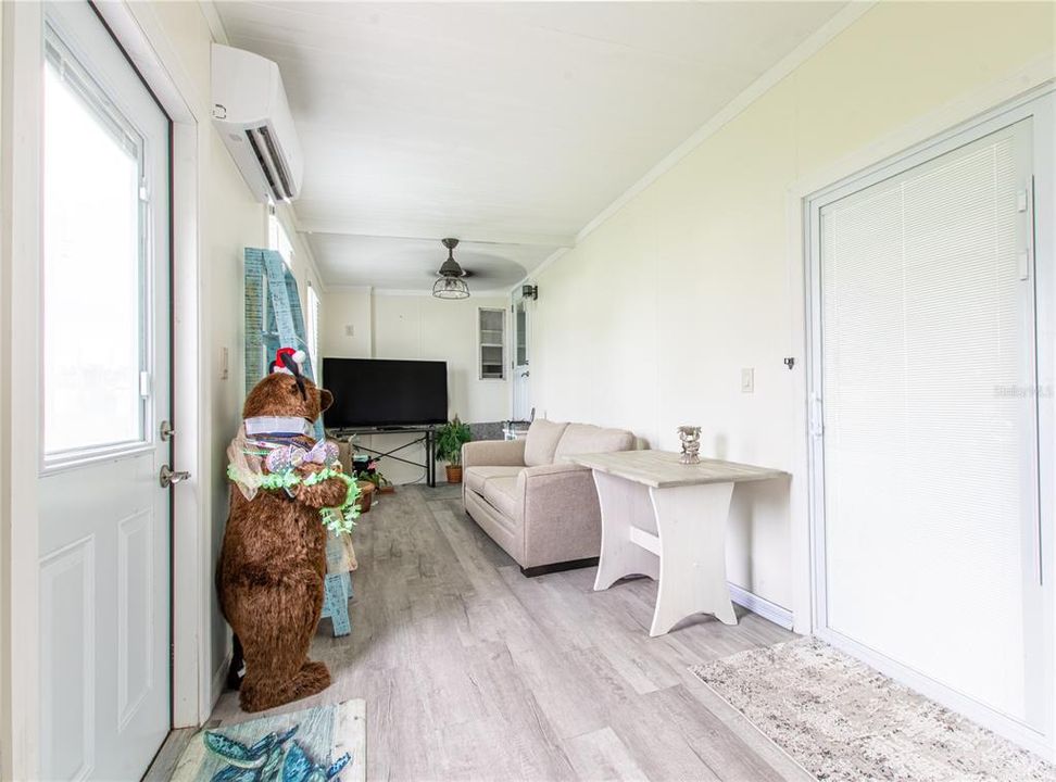 Active With Contract: $149,000 (2 beds, 2 baths, 1144 Square Feet)