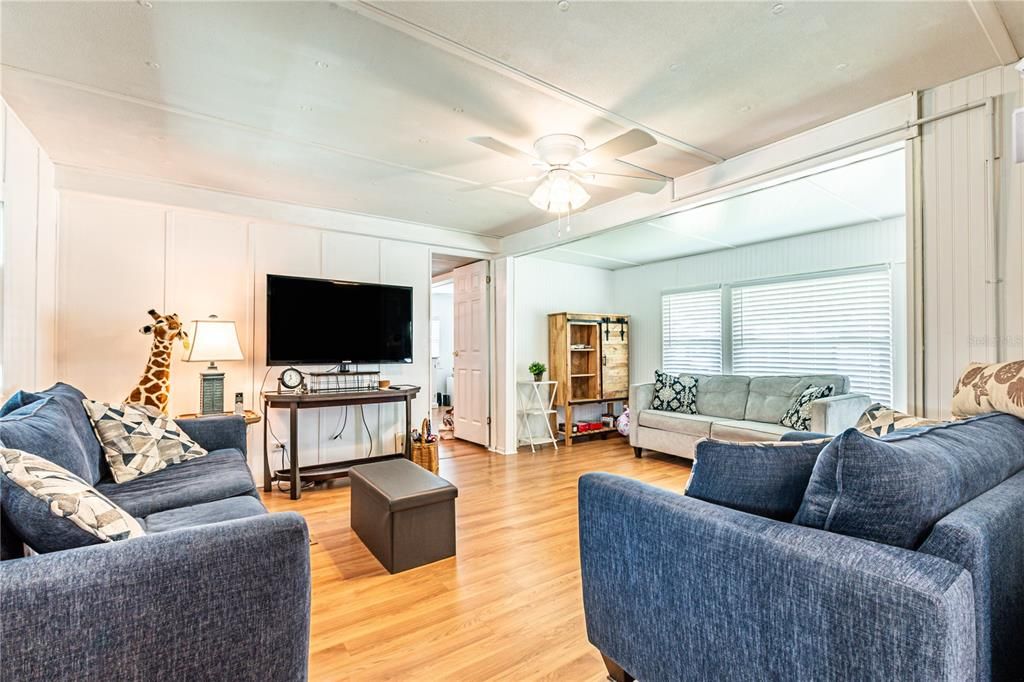 Active With Contract: $149,000 (2 beds, 2 baths, 1144 Square Feet)