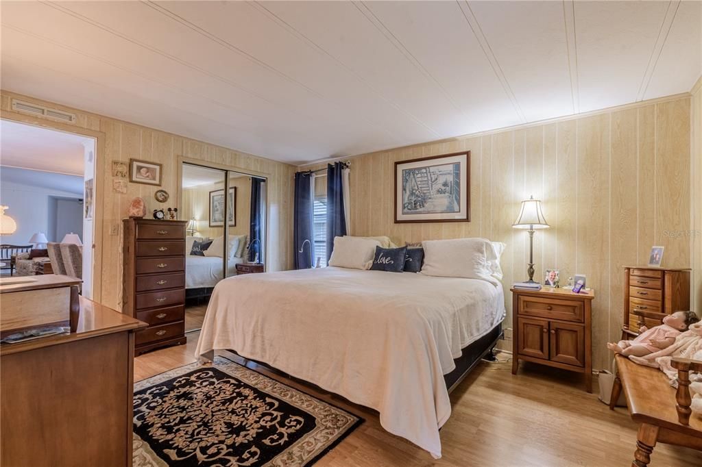 合同活跃: $189,900 (3 贝兹, 2 浴室, 1440 平方英尺)