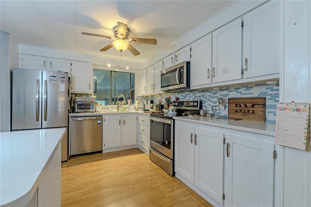 合同活跃: $189,900 (3 贝兹, 2 浴室, 1440 平方英尺)