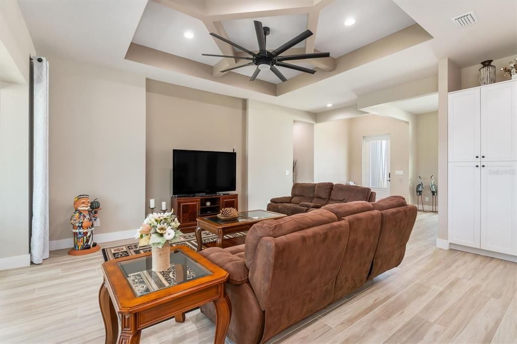 Active With Contract: $575,000 (3 beds, 2 baths, 1908 Square Feet)