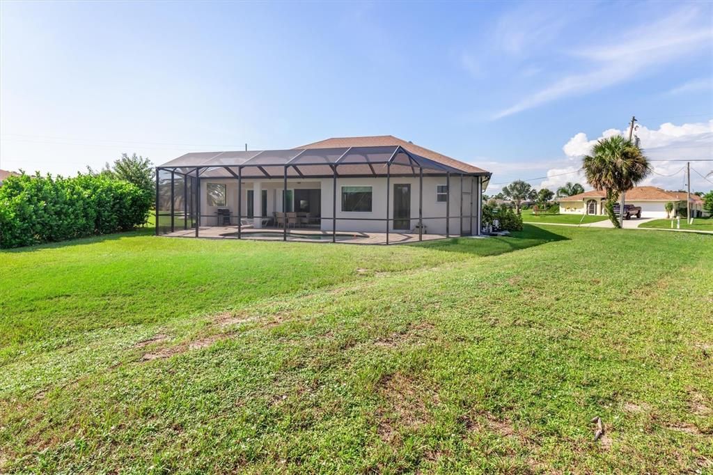 Active With Contract: $575,000 (3 beds, 2 baths, 1908 Square Feet)